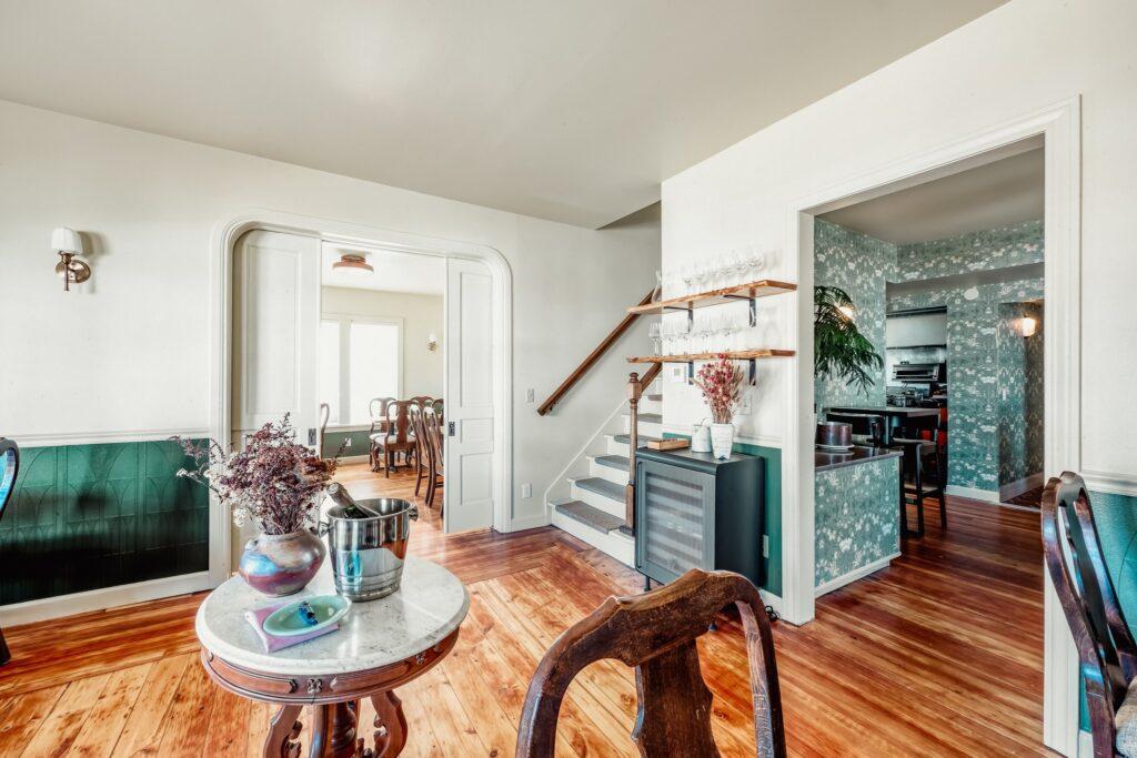 Canter Inn (old Kristi’s Restaurant)